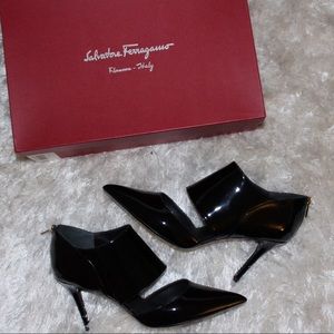 Ferragamo Black Patent Leather Pumps